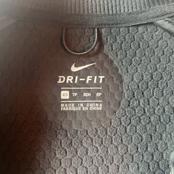 Nike Size XS Women Black Athletic DriFit Full Zip Short Sleeve Track Jacket EUC - Picture 6 of 13